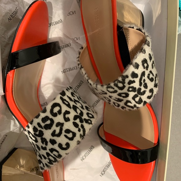 Brand New Expressions Sandals - Picture 6 of 14